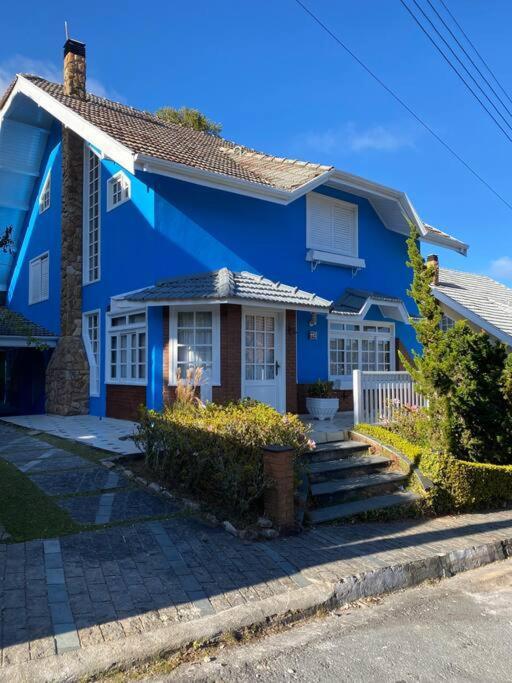 Casa Em Fechado Com Lareira
