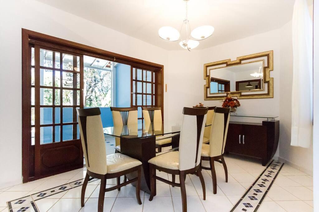 Casa de férias Casa Em Fechado Com Lareira Campos do Jordão